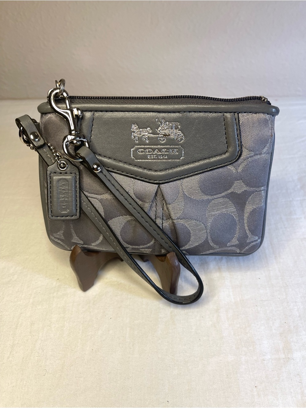 Madison Dotted Op Art Signature C Wristlet